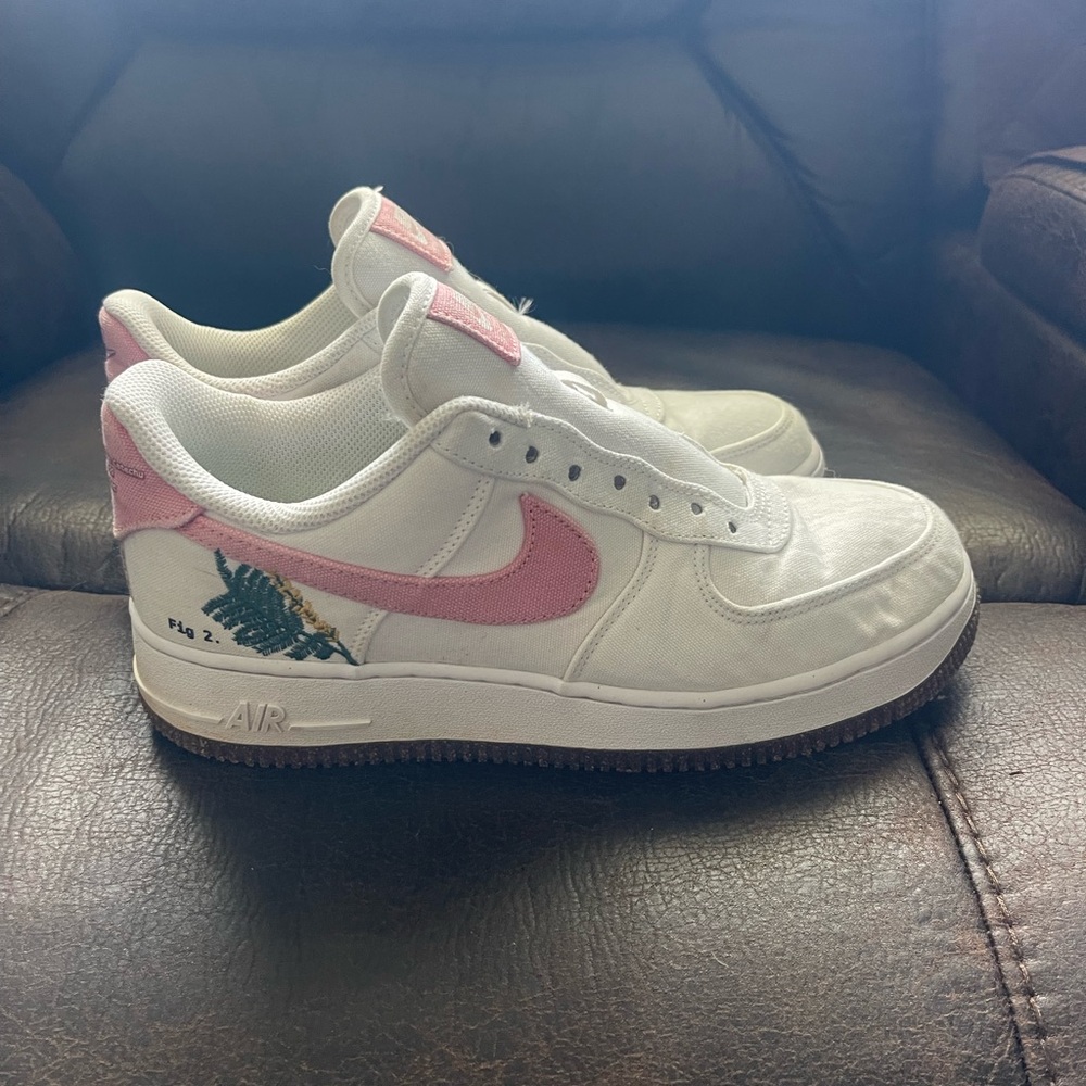 Nike Women's Sneakers - White and Pink